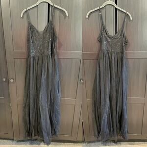 Black Sequin Formal Gown Dress Women’s Sz Medium Tulle Lined Spaghetti Strap